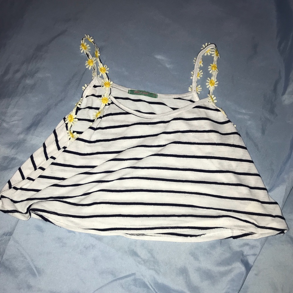 Julie’s Closet White/Navy Blue Crop Top w/ Daisies